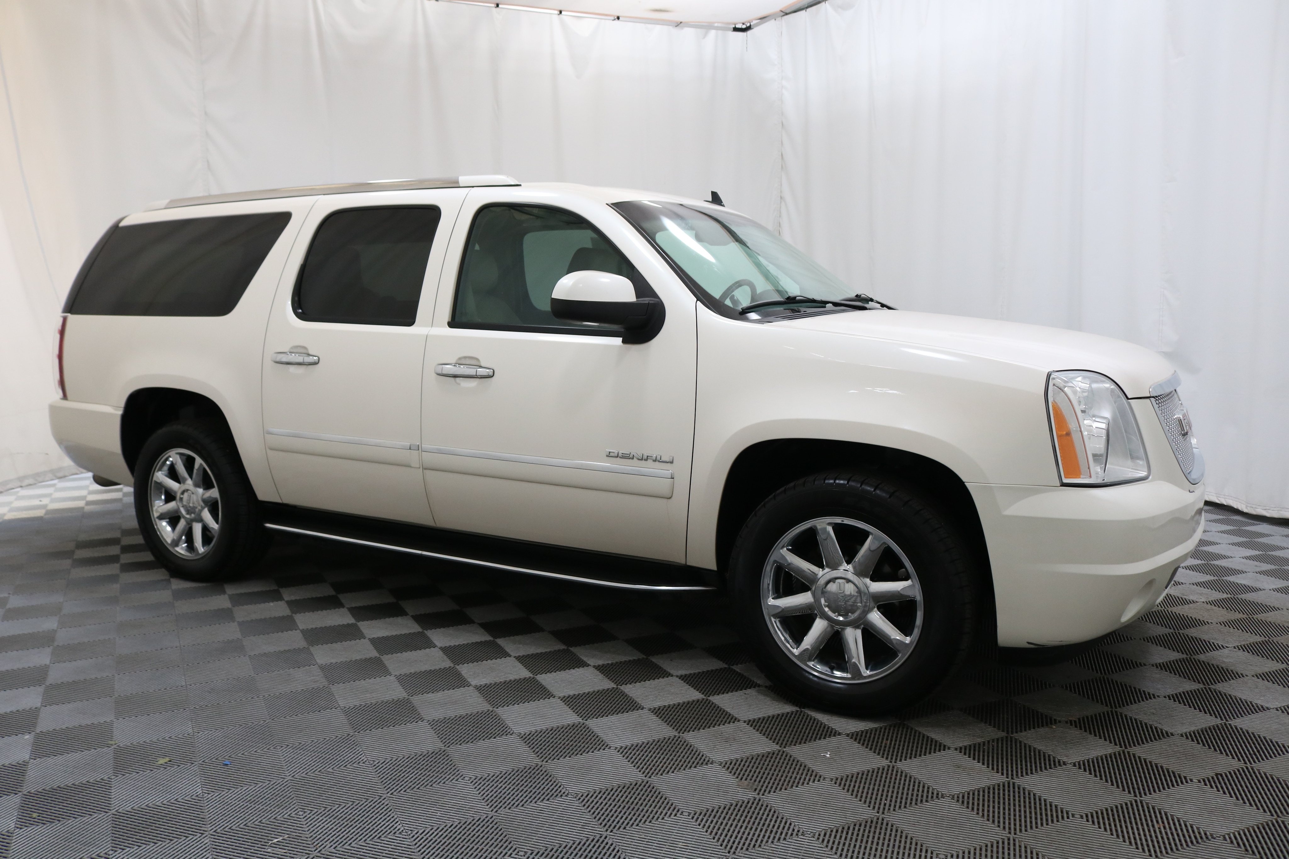 Pre Owned 2014 Gmc Yukon Xl 1500 Denali Awd Suv